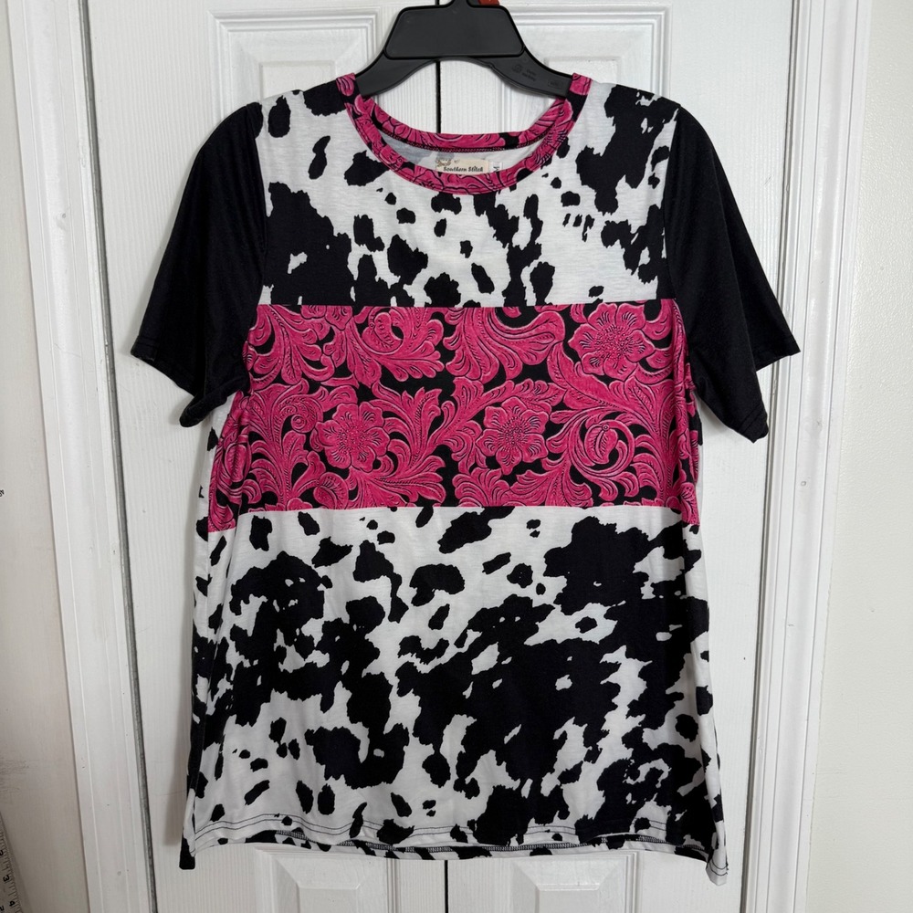 Southern Stitch Cow Print Floral Tee M Pink Black Western Cowgirl Aesthetic‎